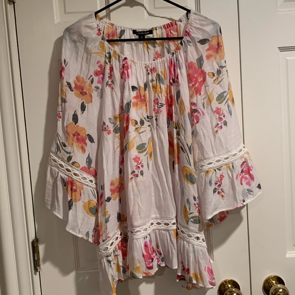 🧡🩷Beautiful Floral Print Blouse🩷🧡